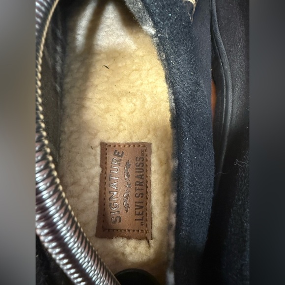 Signature by Levi Strauss Black Slip-On Shoes - Picture 5 of 6